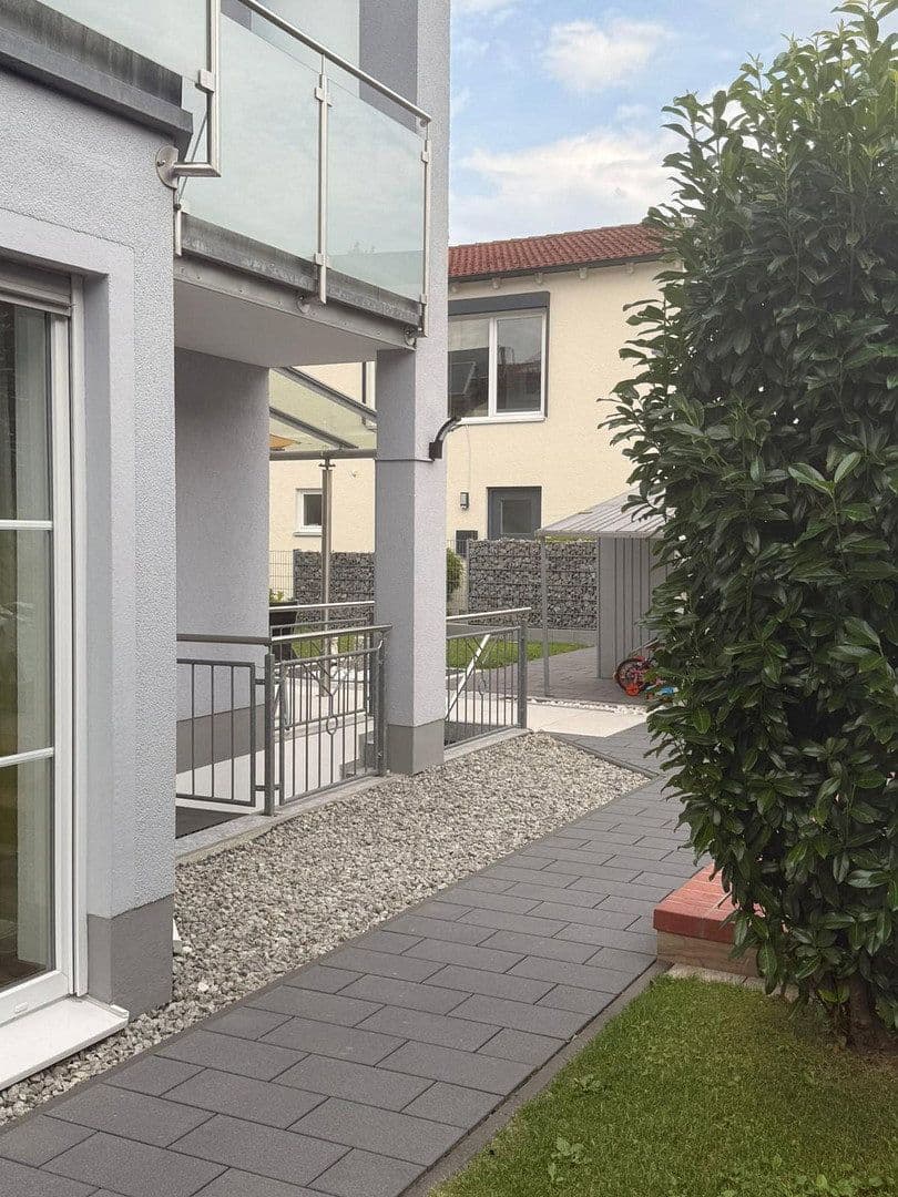 Prodej domu 200 m², pozemek 375 m², Brunnweg 12, Obertraubling, Bavorsko Prodej domu 200 m², pozemek 375 m², Brunnweg 12, Obertraubling, Bavorsko