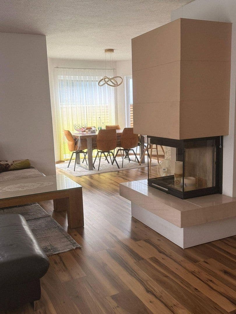 Prodej domu 200 m², pozemek 375 m², Brunnweg 12, Obertraubling, Bavorsko Prodej domu 200 m², pozemek 375 m², Brunnweg 12, Obertraubling, Bavorsko