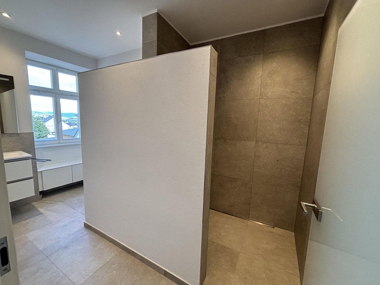Pronájem bytu 5+kk 146 m², Moselstraße 6, Osann-Monzel, Porýní-Falc Pronájem bytu 5+kk 146 m², Moselstraße 6, Osann-Monzel, Porýní-Falc