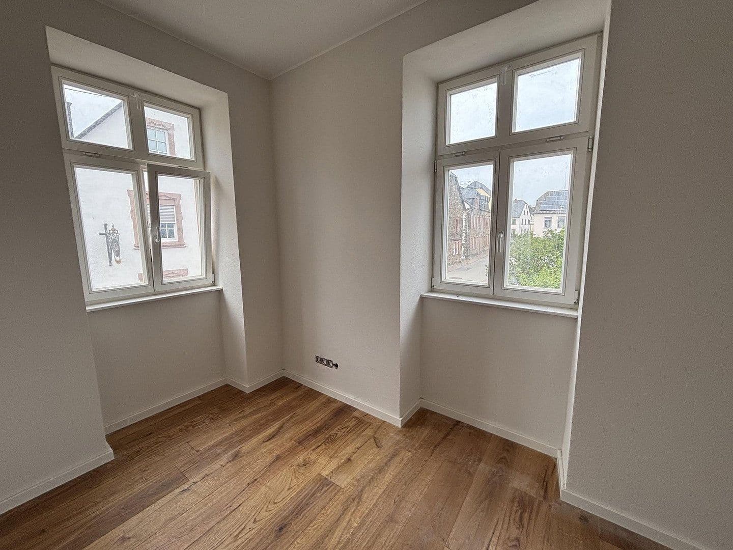Pronájem bytu 5+kk 146 m², Moselstraße 6, Osann-Monzel, Porýní-Falc Pronájem bytu 5+kk 146 m², Moselstraße 6, Osann-Monzel, Porýní-Falc