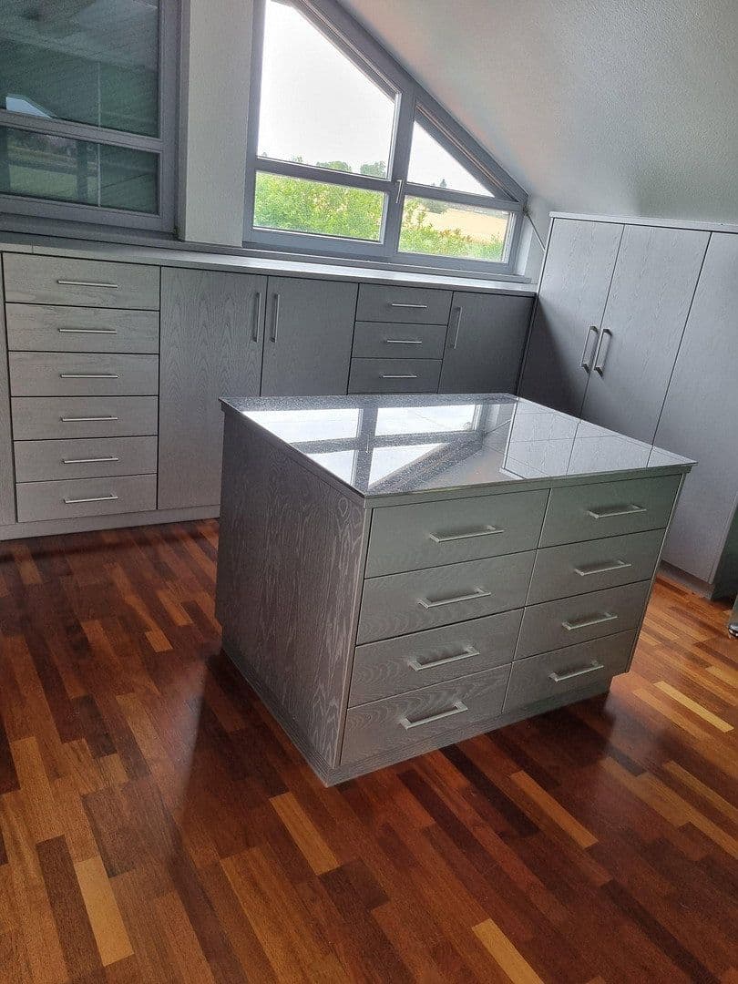 Pronájem domu 376 m², pozemek 300 m², Altdorf, Bádensko-Württembersko Pronájem domu 376 m², pozemek 300 m², Altdorf, Bádensko-Württembersko