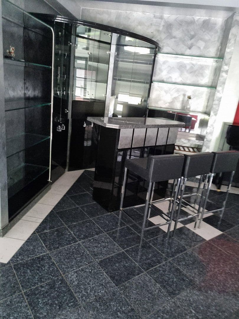 Pronájem domu 376 m², pozemek 300 m², Altdorf, Bádensko-Württembersko Pronájem domu 376 m², pozemek 300 m², Altdorf, Bádensko-Württembersko