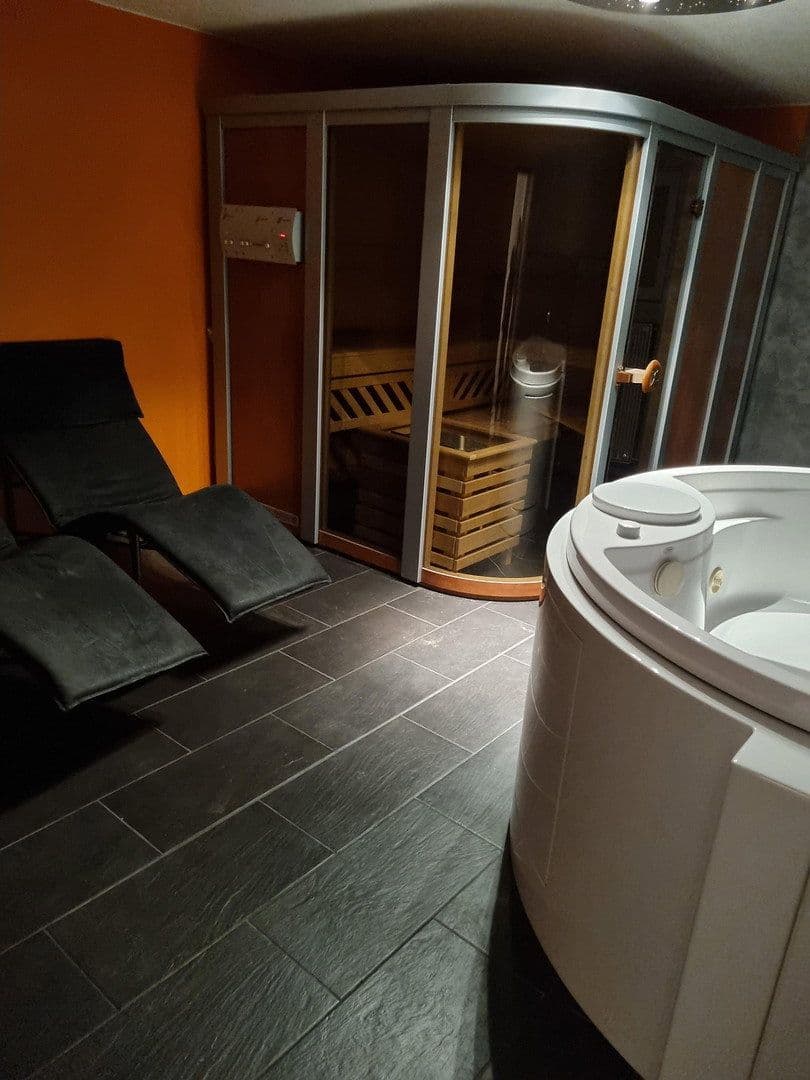 Pronájem domu 376 m², pozemek 300 m², Altdorf, Bádensko-Württembersko Pronájem domu 376 m², pozemek 300 m², Altdorf, Bádensko-Württembersko