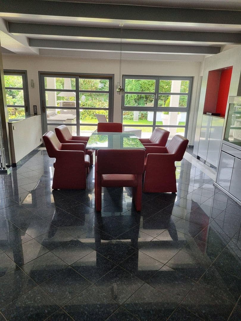 Pronájem domu 376 m², pozemek 300 m², Altdorf, Bádensko-Württembersko Pronájem domu 376 m², pozemek 300 m², Altdorf, Bádensko-Württembersko