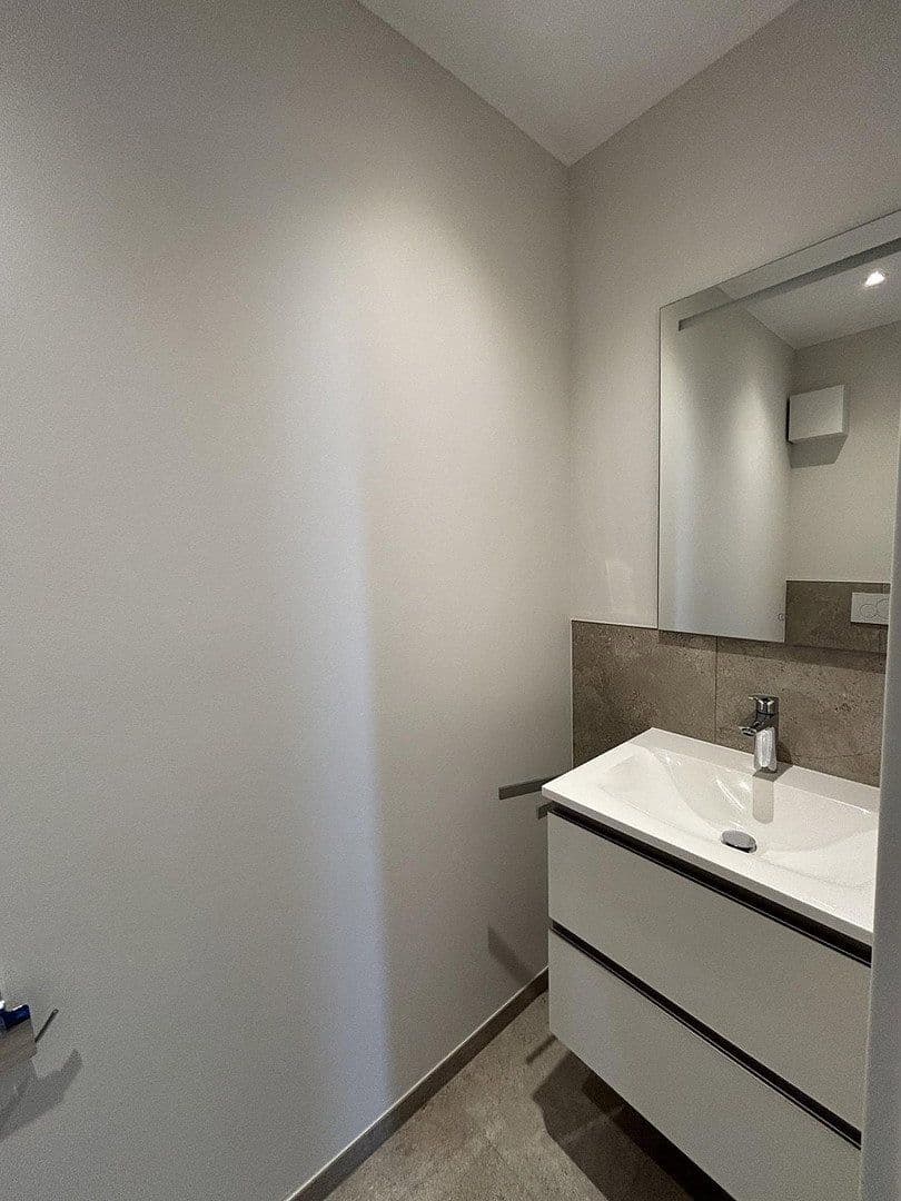 Pronájem bytu 5+1 150 m², Moselstraße 6, Osann-Monzel, Porýní-Falc Pronájem bytu 5+1 150 m², Moselstraße 6, Osann-Monzel, Porýní-Falc