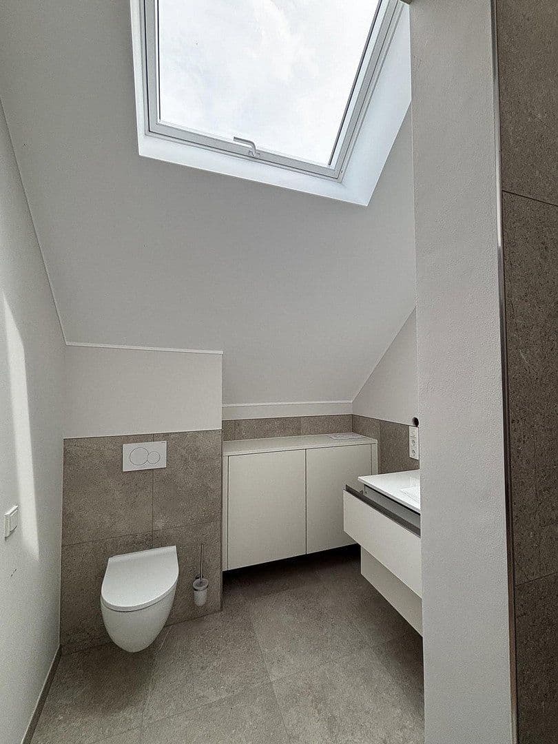 Pronájem bytu 5+1 150 m², Moselstraße 6, Osann-Monzel, Porýní-Falc Pronájem bytu 5+1 150 m², Moselstraße 6, Osann-Monzel, Porýní-Falc