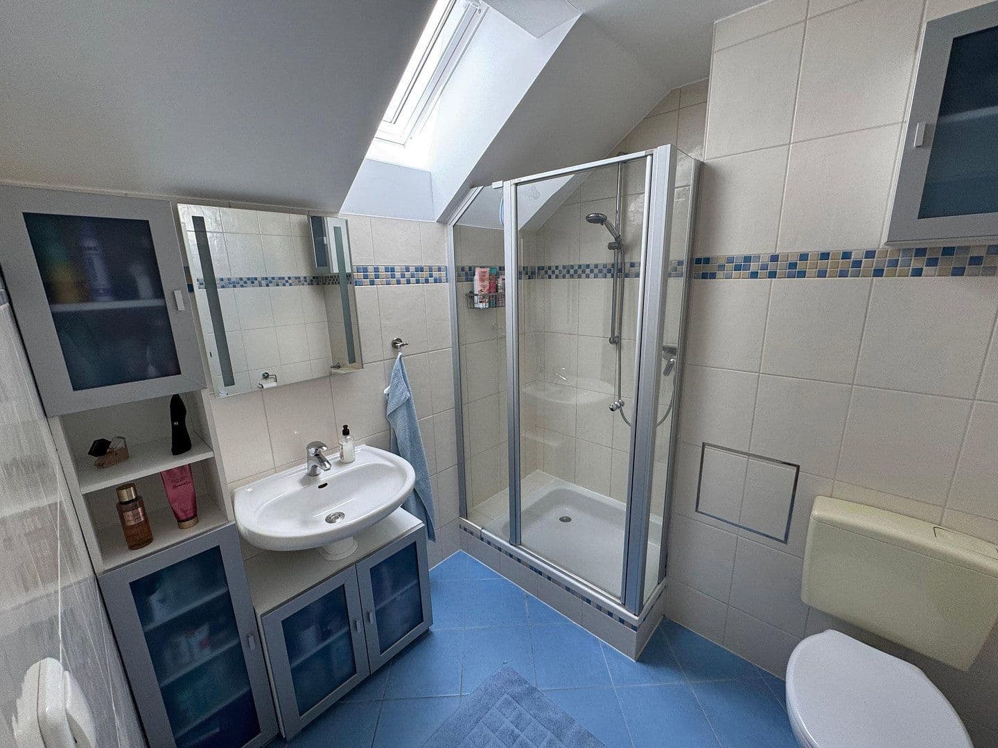 Prodej domu 135 m², pozemek 325 m², Höhenkirchen-Siegertsbrunn, Bavorsko Prodej domu 135 m², pozemek 325 m², Höhenkirchen-Siegertsbrunn, Bavorsko