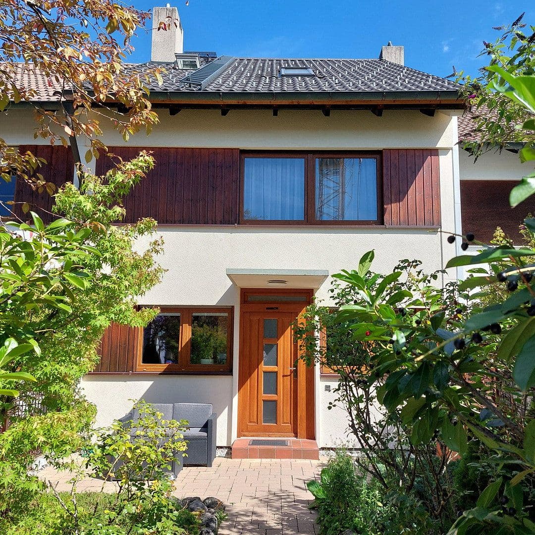 Prodej domu 135 m², pozemek 325 m², Höhenkirchen-Siegertsbrunn, Bavorsko Prodej domu 135 m², pozemek 325 m², Höhenkirchen-Siegertsbrunn, Bavorsko
