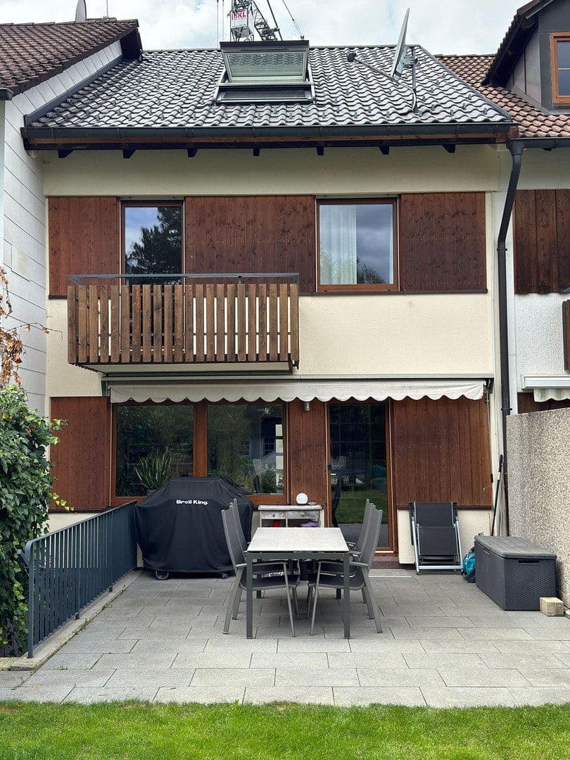 Prodej domu 135 m², pozemek 325 m², Höhenkirchen-Siegertsbrunn, Bavorsko Prodej domu 135 m², pozemek 325 m², Höhenkirchen-Siegertsbrunn, Bavorsko