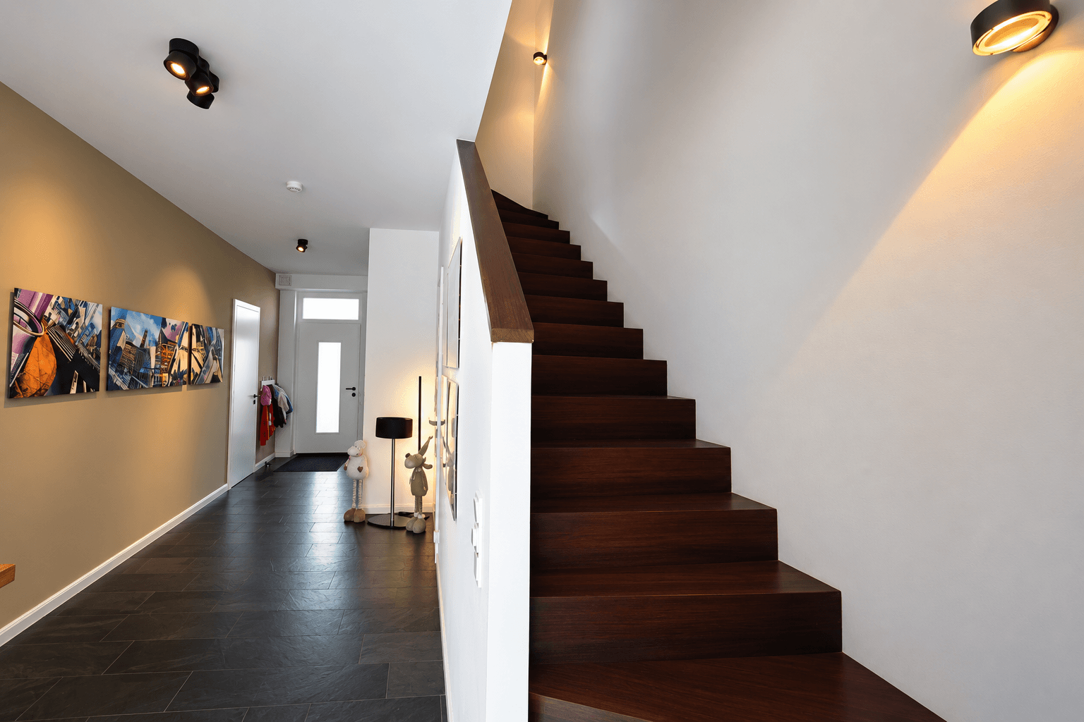 Prodej domu 283 m², pozemek 240 m², Berlin, Berlín Prodej domu 283 m², pozemek 240 m², Berlin, Berlín