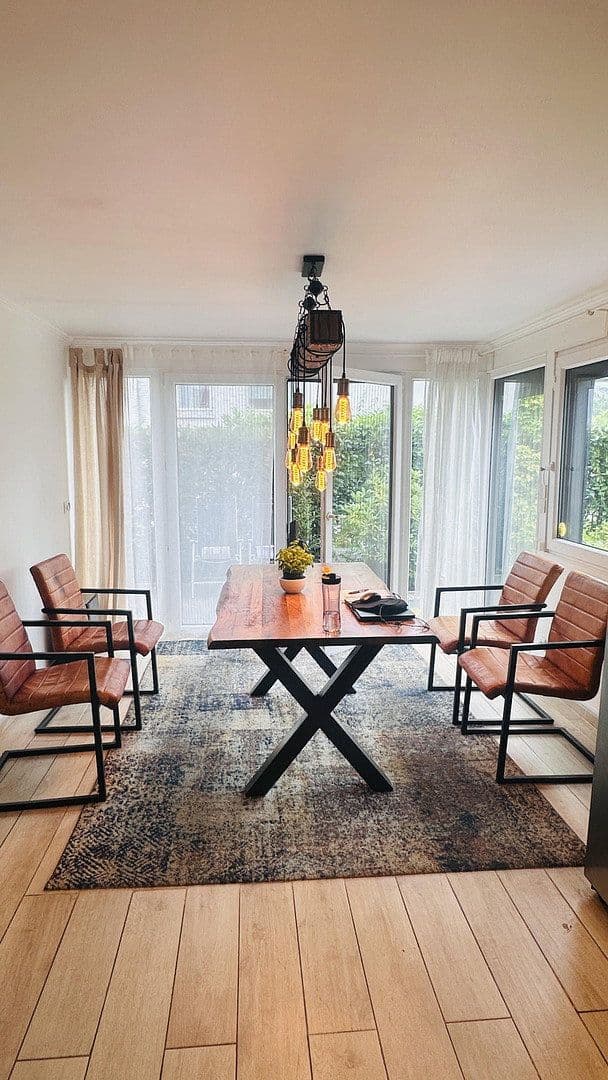 Prodej domu 187 m², pozemek 602 m², Tangstedt, Šlesvicko-Holštýnsko Prodej domu 187 m², pozemek 602 m², Tangstedt, Šlesvicko-Holštýnsko