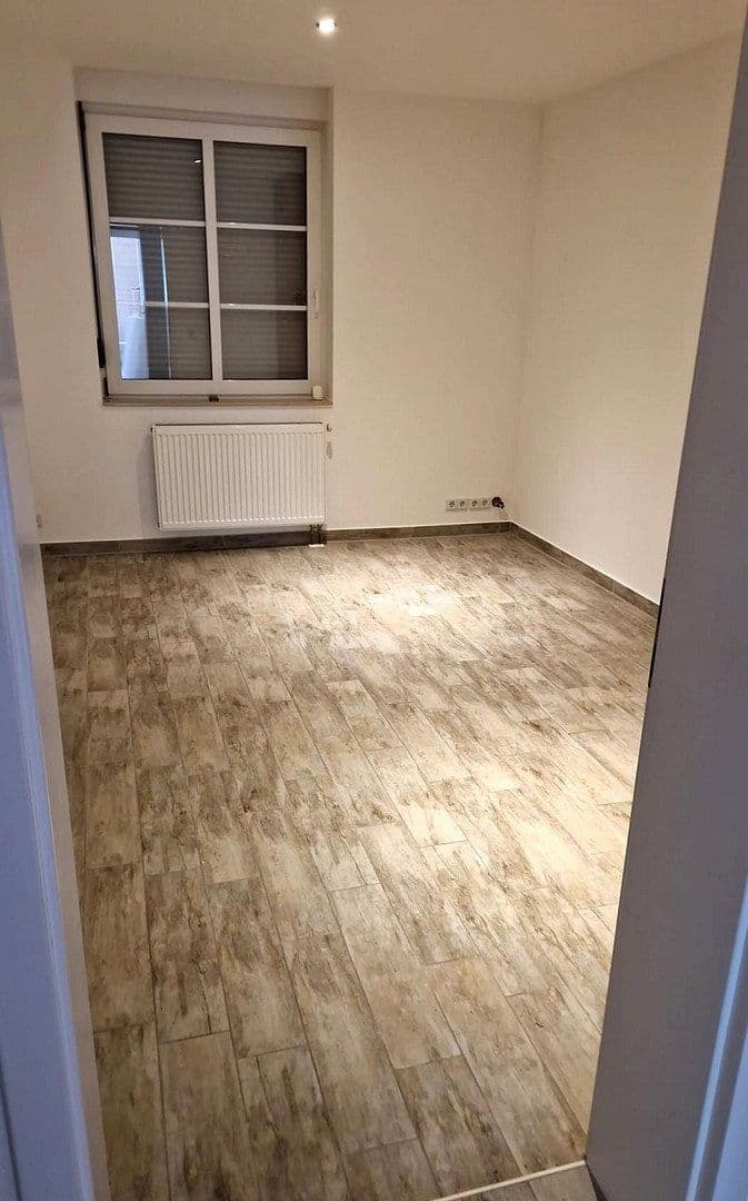 Pronájem bytu 5+1 140 m², Paul-Gruner-Straße 111, Chemnitz, Sasko Pronájem bytu 5+1 140 m², Paul-Gruner-Straße 111, Chemnitz, Sasko