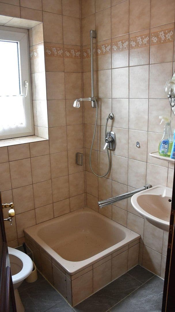 Prodej domu 235 m², pozemek 800 m², Haste, Dolní Sasko Prodej domu 235 m², pozemek 800 m², Haste, Dolní Sasko