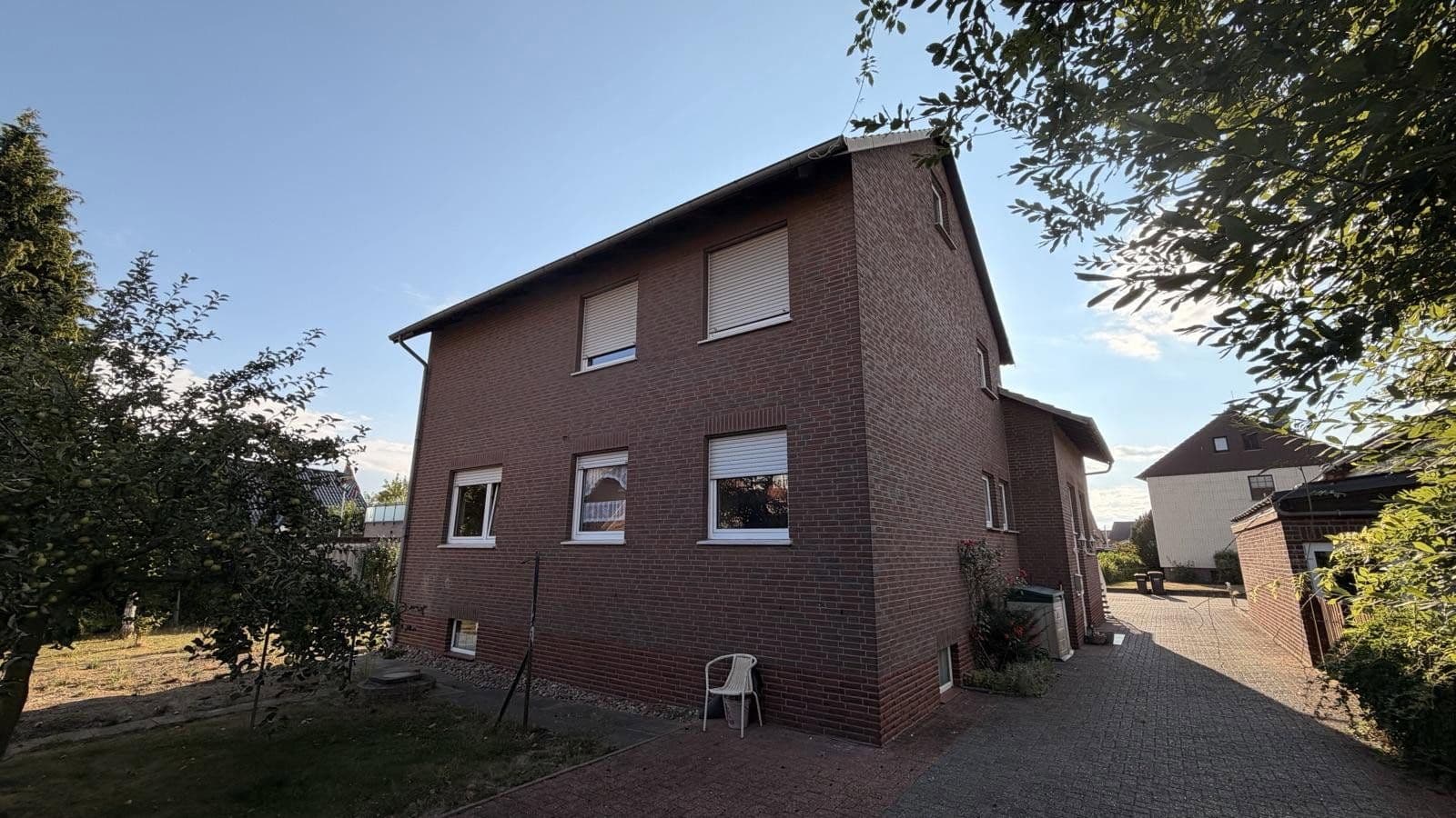 Prodej domu 235 m², pozemek 800 m², Haste, Dolní Sasko Prodej domu 235 m², pozemek 800 m², Haste, Dolní Sasko