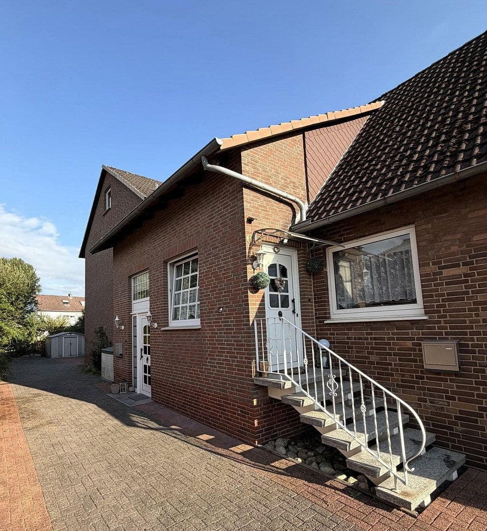 Prodej domu 235 m², pozemek 800 m², Haste, Dolní Sasko Prodej domu 235 m², pozemek 800 m², Haste, Dolní Sasko