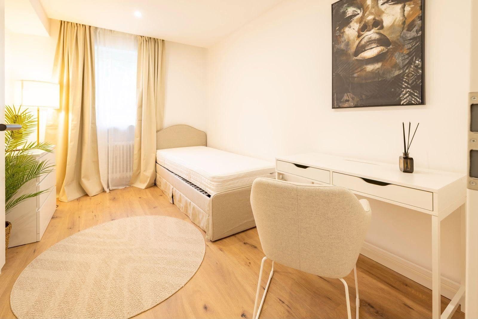Pronájem bytu 92 m², Garmischer Straße 193, München, Bavorsko Pronájem bytu 92 m², Garmischer Straße 193, München, Bavorsko