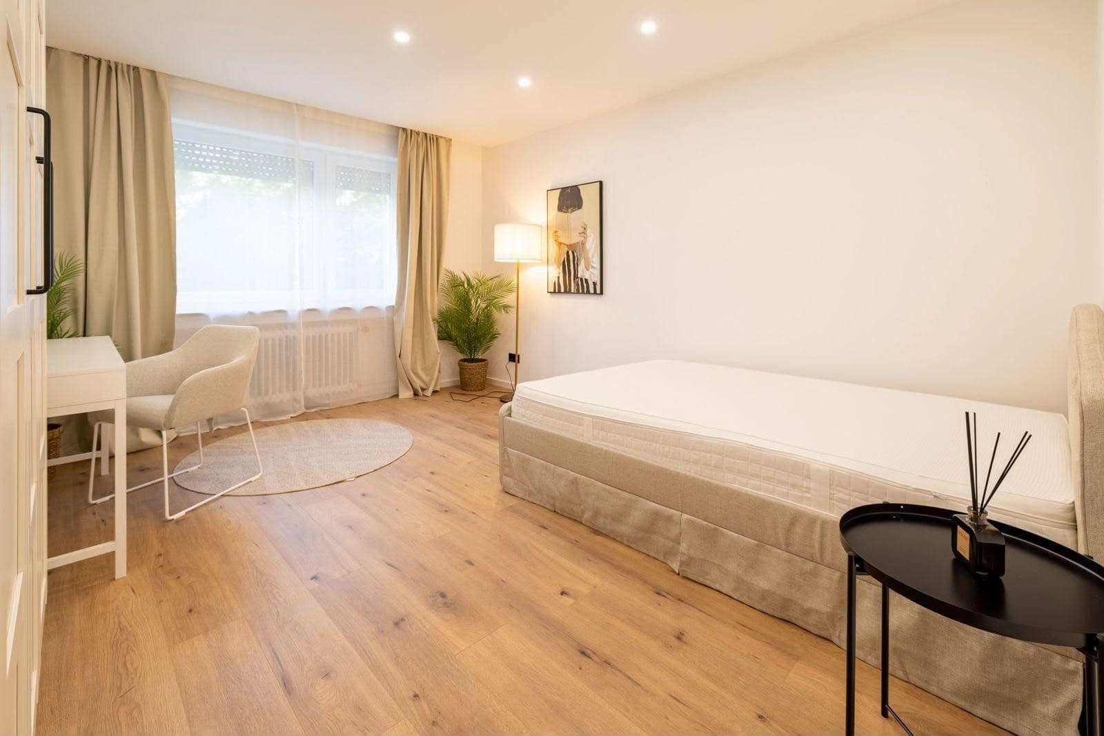 Pronájem bytu 92 m², Garmischer Straße 193, München, Bavorsko Pronájem bytu 92 m², Garmischer Straße 193, München, Bavorsko