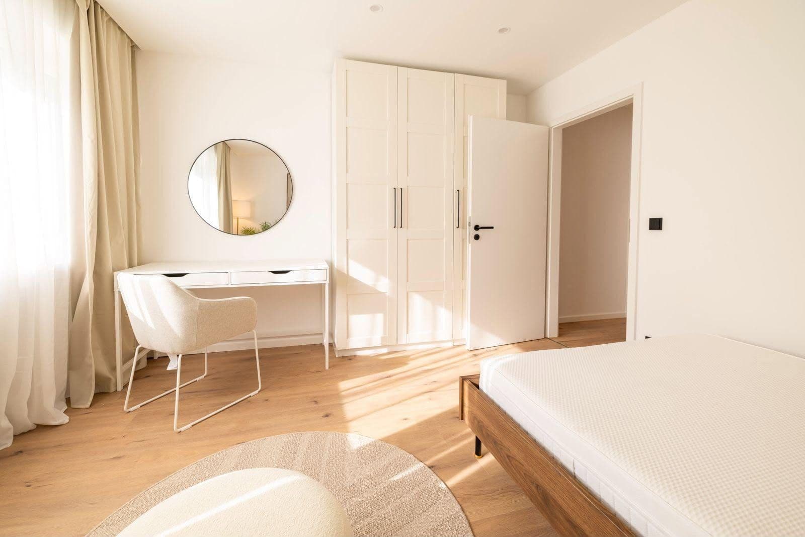 Pronájem bytu 92 m², Garmischer Straße 193, München, Bavorsko Pronájem bytu 92 m², Garmischer Straße 193, München, Bavorsko