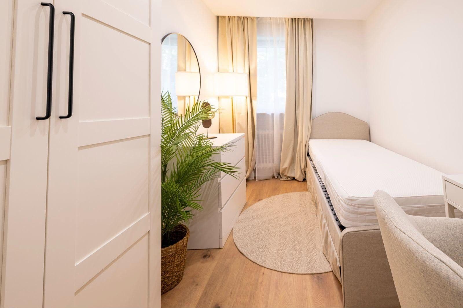 Pronájem bytu 92 m², Garmischer Straße 193, München, Bavorsko Pronájem bytu 92 m², Garmischer Straße 193, München, Bavorsko