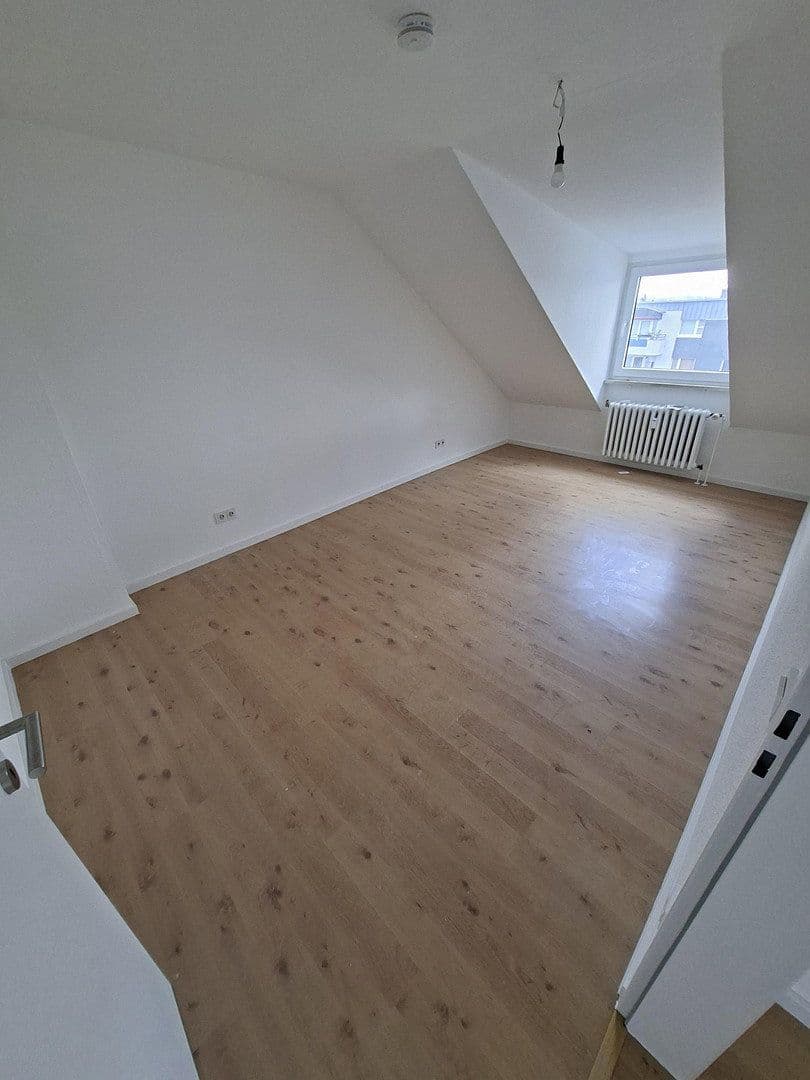 Pronájem bytu 3+1 82 m², Haupstr. 48, Solingen, Severní Porýní-Vestfálsko Pronájem bytu 3+1 82 m², Haupstr. 48, Solingen, Severní Porýní-Vestfálsko