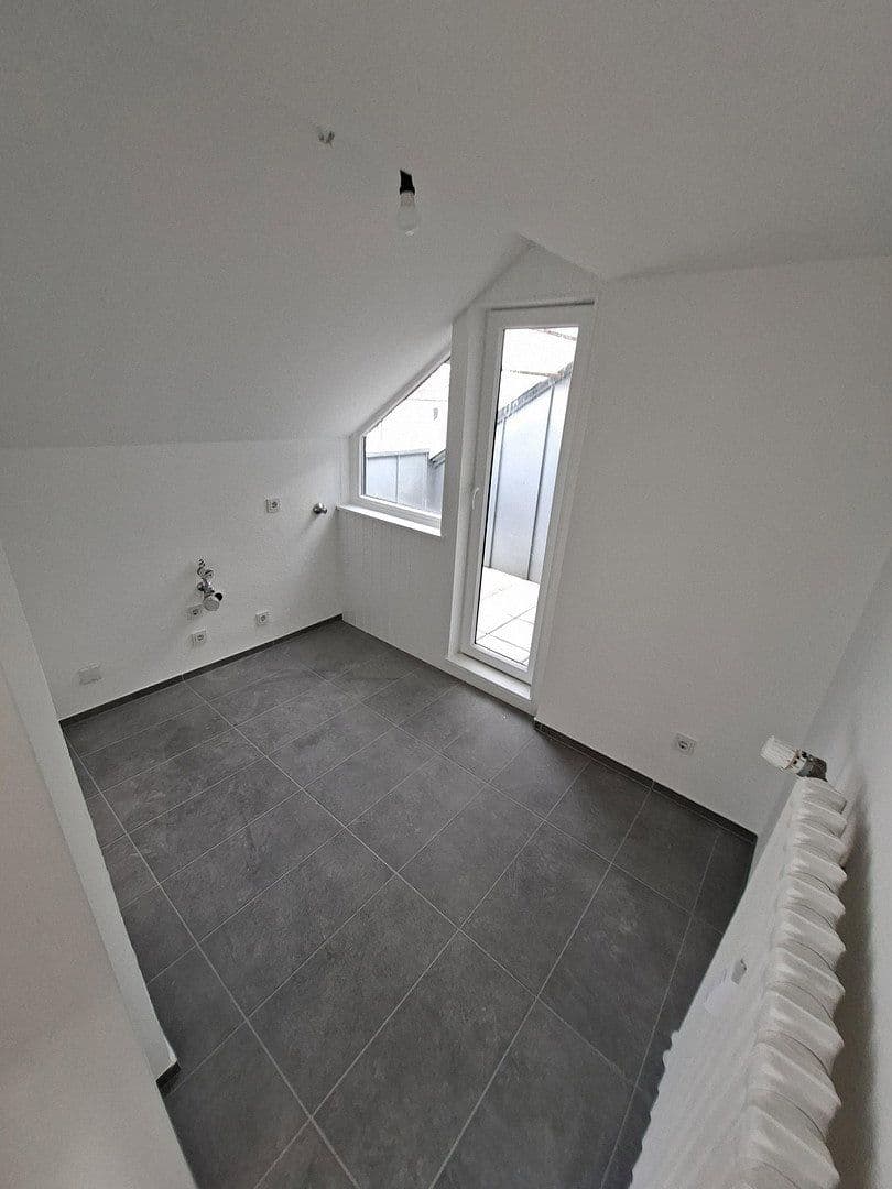 Pronájem bytu 3+1 82 m², Haupstr. 48, Solingen, Severní Porýní-Vestfálsko Pronájem bytu 3+1 82 m², Haupstr. 48, Solingen, Severní Porýní-Vestfálsko