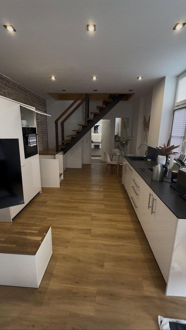 Pronájem bytu 4+1 78 m², Lothringerstrasse 25, Wiesbaden, Hessen Pronájem bytu 4+1 78 m², Lothringerstrasse 25, Wiesbaden, Hessen