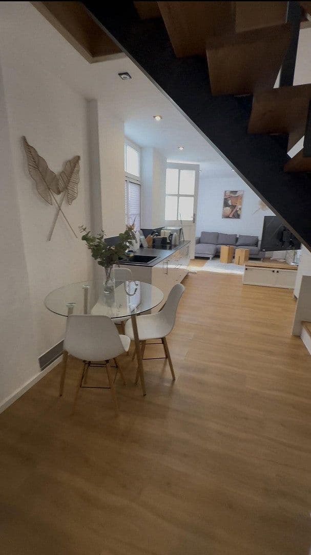 Pronájem bytu 4+1 78 m², Lothringerstrasse 25, Wiesbaden, Hessen Pronájem bytu 4+1 78 m², Lothringerstrasse 25, Wiesbaden, Hessen