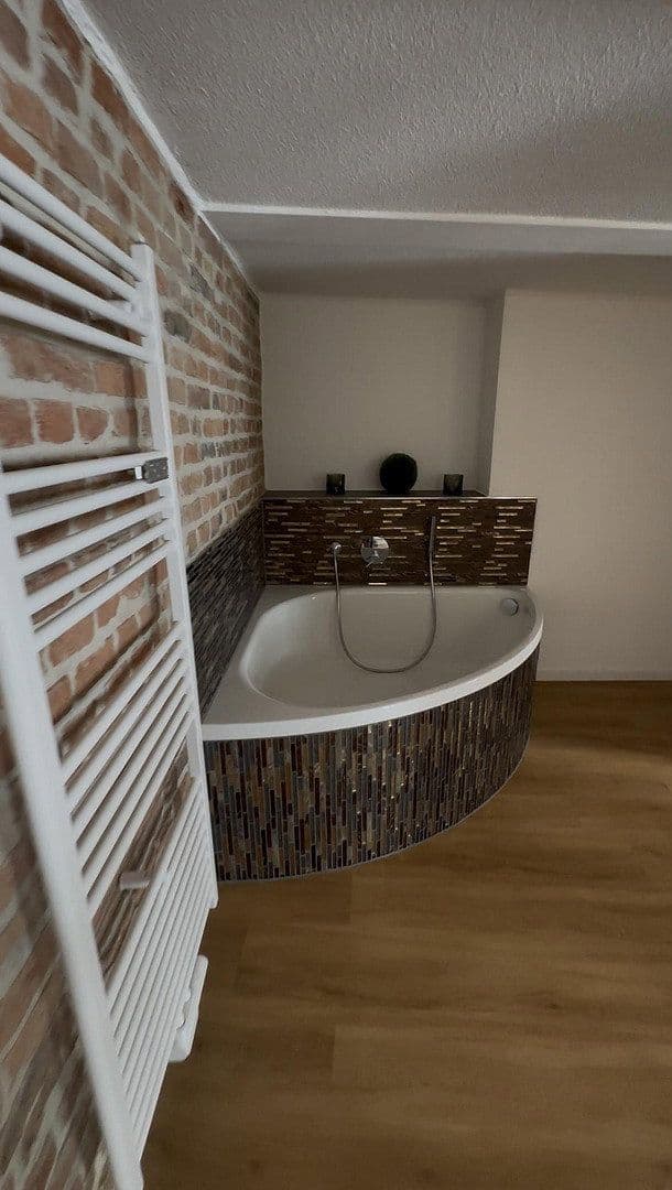Pronájem bytu 4+1 78 m², Lothringerstrasse 25, Wiesbaden, Hessen Pronájem bytu 4+1 78 m², Lothringerstrasse 25, Wiesbaden, Hessen