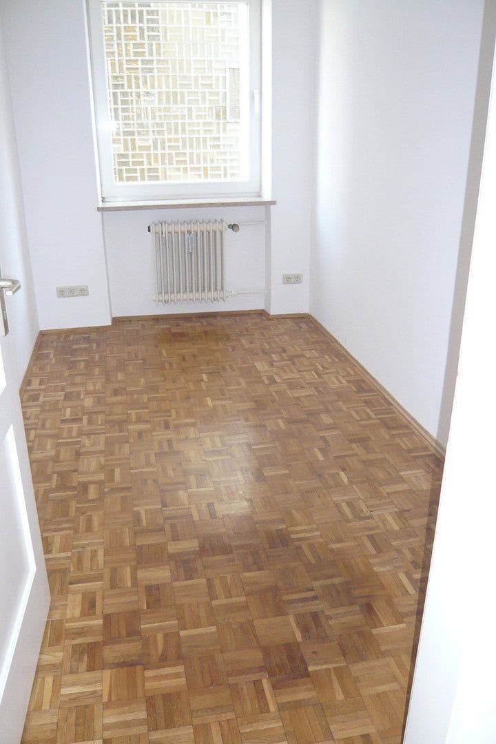 Pronájem bytu 3+1 72 m², Nordendstr. 5, München, Bavorsko Pronájem bytu 3+1 72 m², Nordendstr. 5, München, Bavorsko