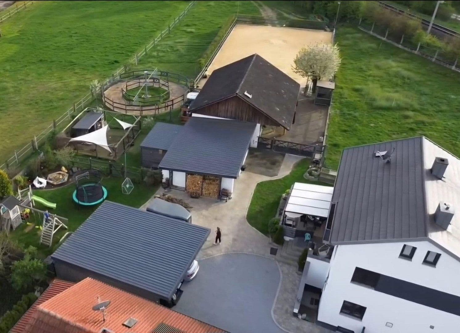 Prodej domu 115 m², pozemek 2.966 m², Abensberg, Bavorsko Prodej domu 115 m², pozemek 2.966 m², Abensberg, Bavorsko