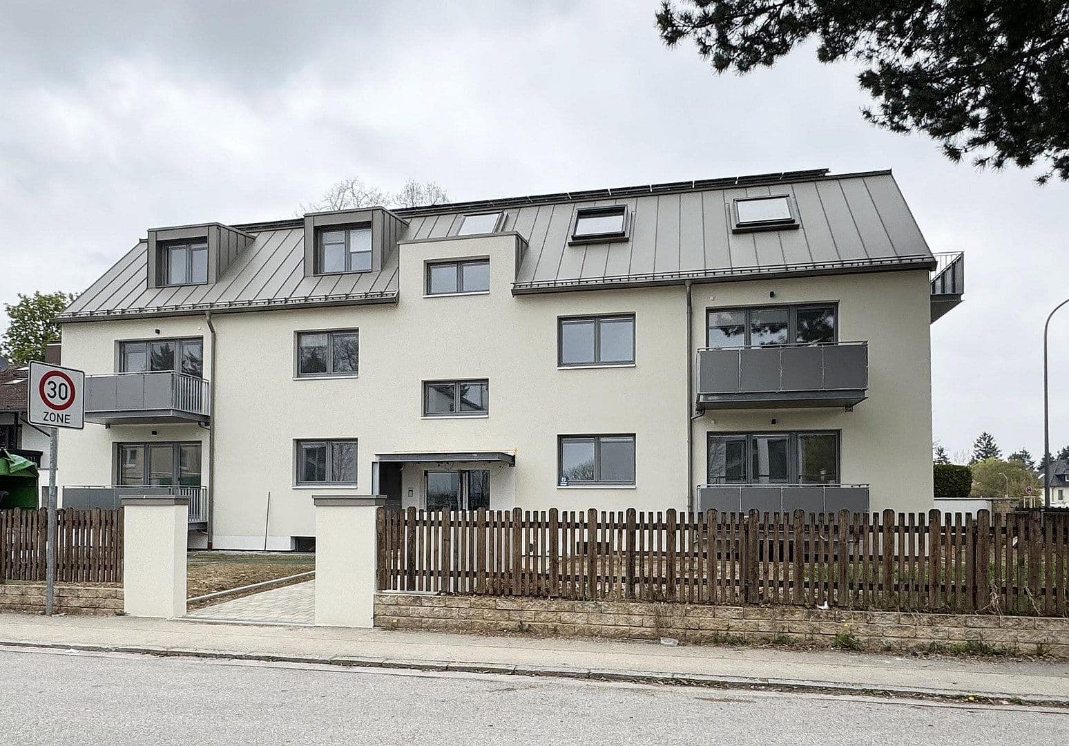 Pronájem bytu 3+1 90 m², Heilwigstraße 19, München-Trudering, Bavorsko Pronájem bytu 3+1 90 m², Heilwigstraße 19, München-Trudering, Bavorsko