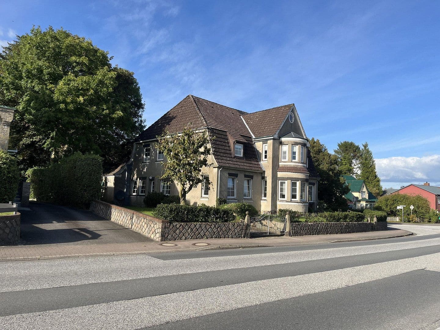 Prodej domu 244 m², pozemek 800 m², Treenestraße 58, Treia, Šlesvicko-Holštýnsko Prodej domu 244 m², pozemek 800 m², Treenestraße 58, Treia, Šlesvicko-Holštýnsko