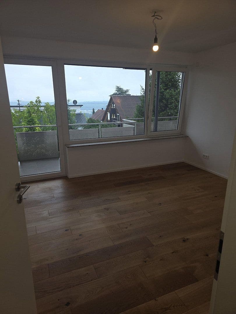 Pronájem bytu 5+kk 135 m², Camererweg 42, Esslingen am Neckar, Bádensko-Württembersko Pronájem bytu 5+kk 135 m², Camererweg 42, Esslingen am Neckar, Bádensko-Württembersko