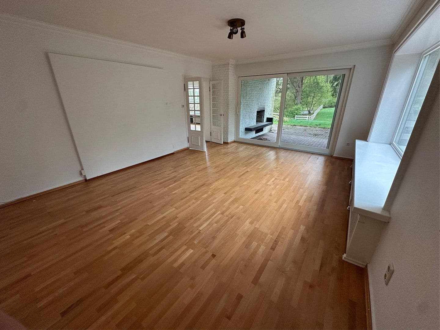 Pronájem domu 170 m², pozemek 1.400 m², Bendestorf, Dolní Sasko Pronájem domu 170 m², pozemek 1.400 m², Bendestorf, Dolní Sasko