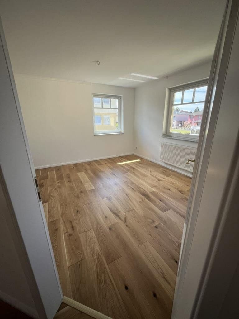 Pronájem domu 122 m², pozemek 350 m², Rostock, Mecklenburg-Vorpommern Pronájem domu 122 m², pozemek 350 m², Rostock, Mecklenburg-Vorpommern