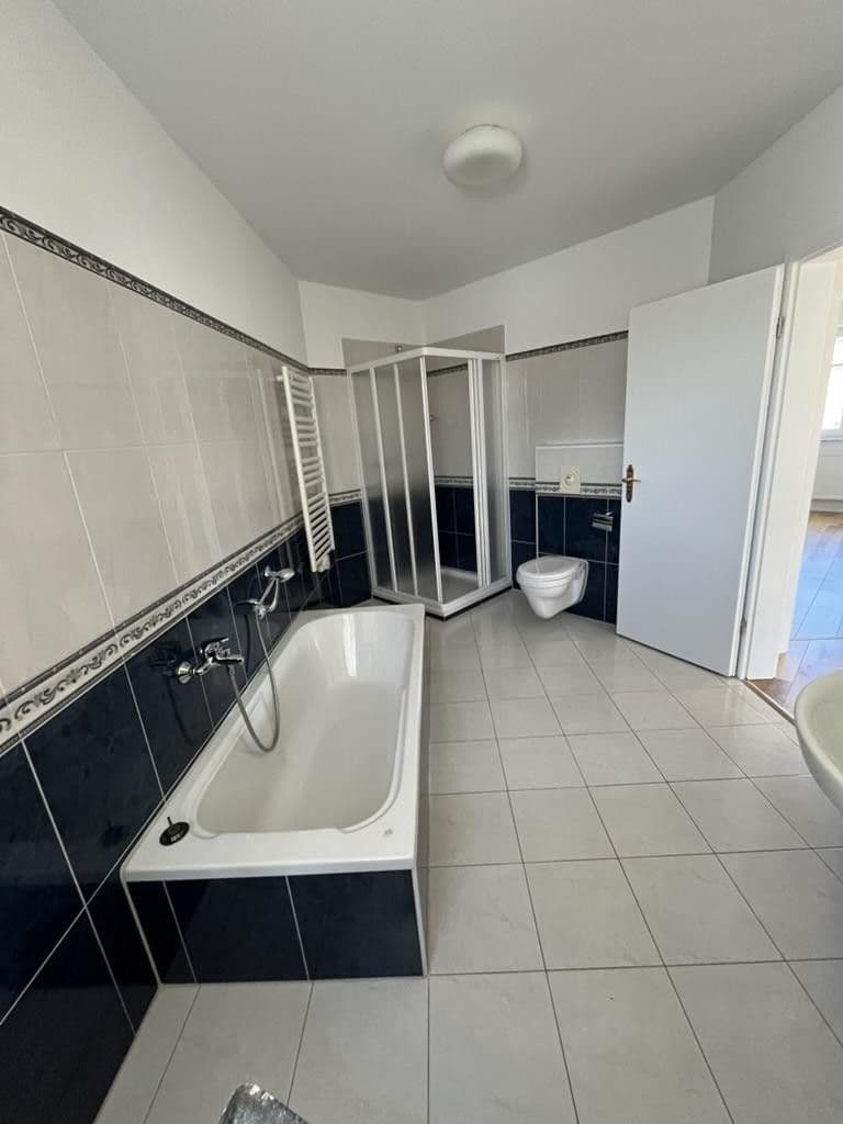 Pronájem domu 122 m², pozemek 350 m², Rostock, Mecklenburg-Vorpommern Pronájem domu 122 m², pozemek 350 m², Rostock, Mecklenburg-Vorpommern