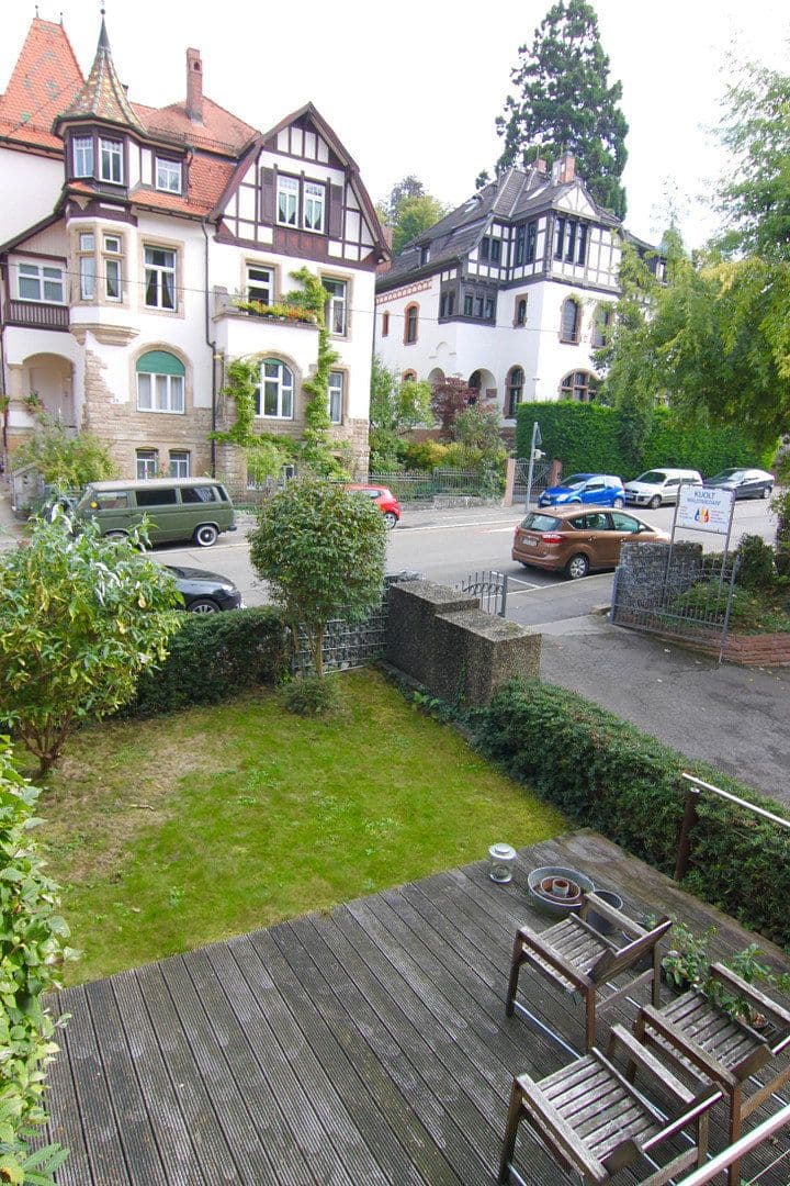 Pronájem bytu 4+1 189 m², Stuttgart, Bádensko-Württembersko Pronájem bytu 4+1 189 m², Stuttgart, Bádensko-Württembersko
