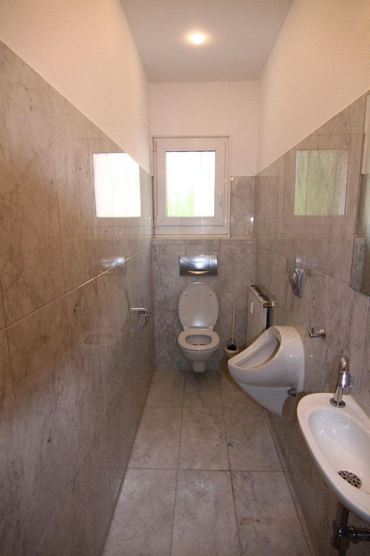 Pronájem bytu 4+1 189 m², Stuttgart, Bádensko-Württembersko Pronájem bytu 4+1 189 m², Stuttgart, Bádensko-Württembersko