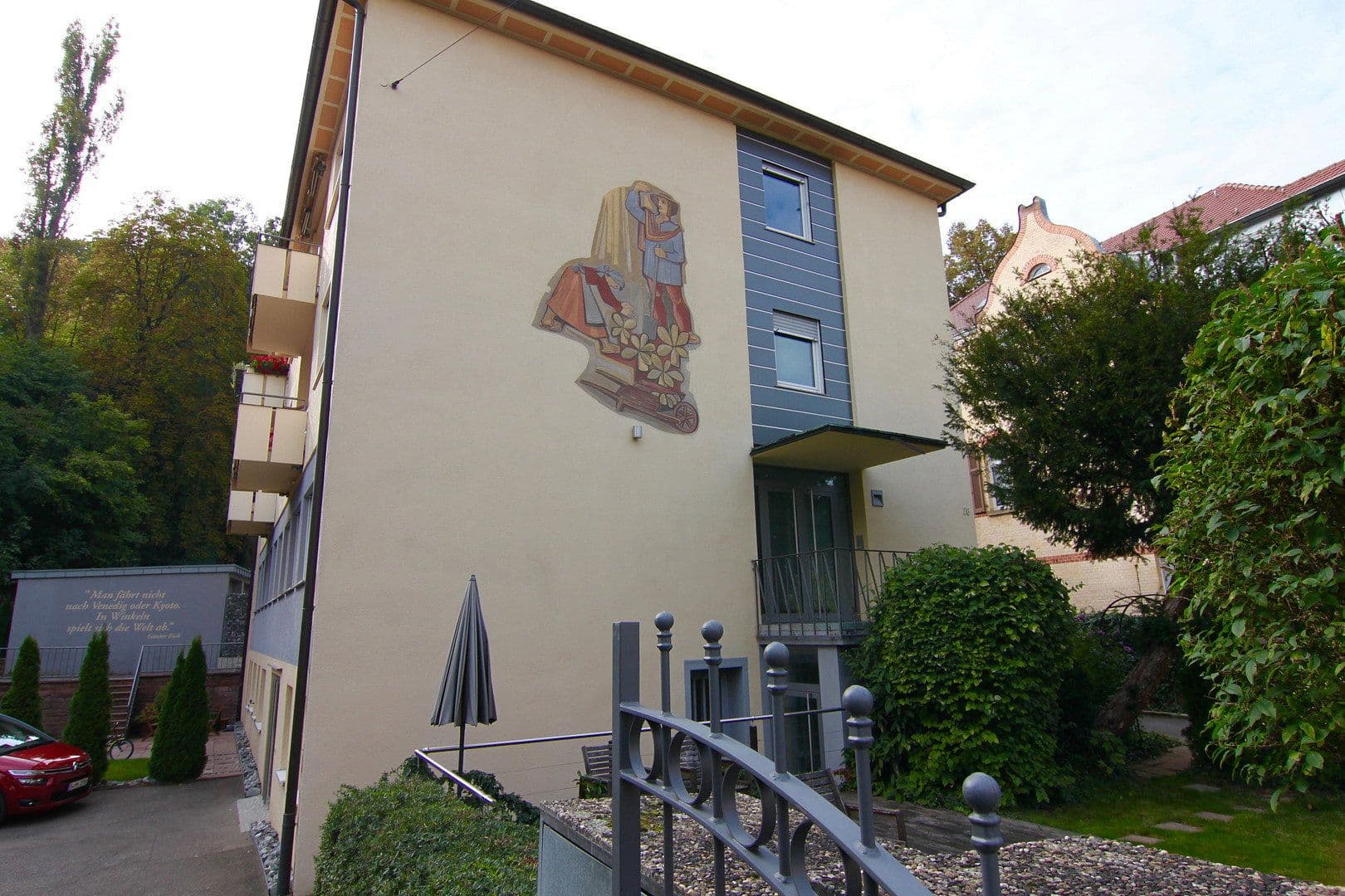 Pronájem bytu 4+1 189 m², Stuttgart, Bádensko-Württembersko Pronájem bytu 4+1 189 m², Stuttgart, Bádensko-Württembersko
