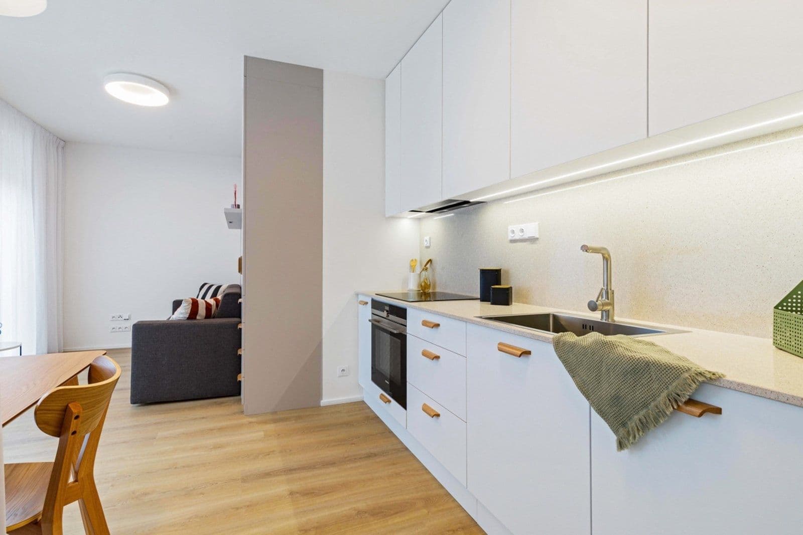 Pronájem bytu 1+kk 34 m², Vrbenského, Praha, Praha Pronájem bytu 1+kk 34 m², Vrbenského, Praha, Praha