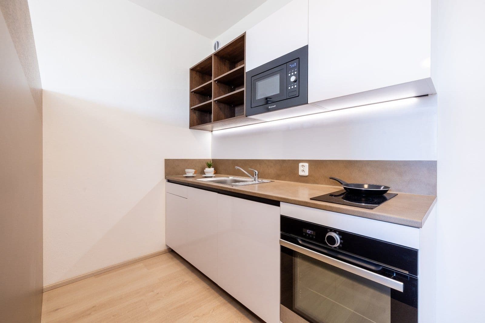 Pronájem bytu 1+kk 27 m², Magisterská, Plzeň, Plzeňský kraj Pronájem bytu 1+kk 27 m², Magisterská, Plzeň, Plzeňský kraj