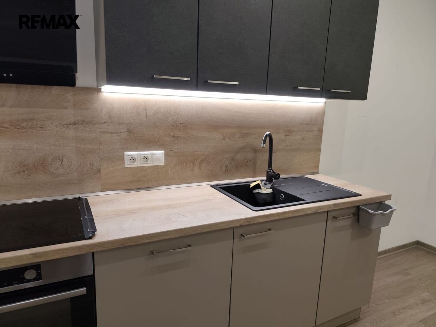 Pronájem bytu 2+kk 70 m², Moskevská, Karlovy Vary, Karlovarský kraj Pronájem bytu 2+kk 70 m², Moskevská, Karlovy Vary, Karlovarský kraj
