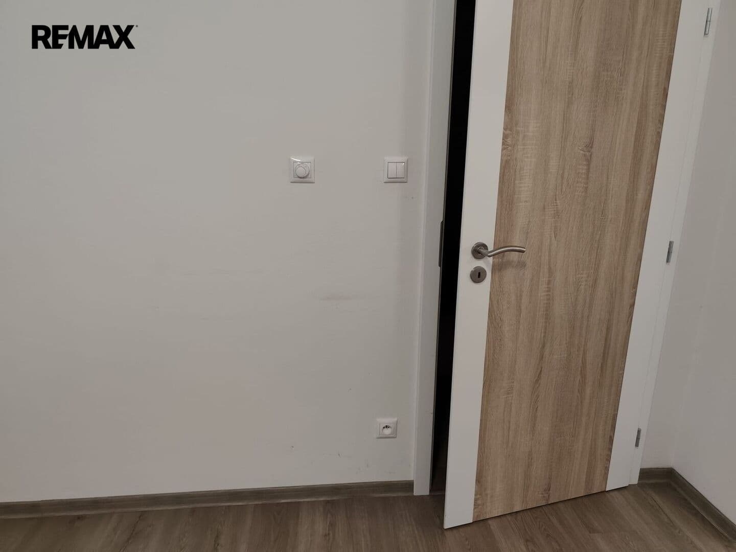 Pronájem bytu 2+kk 70 m², Moskevská, Karlovy Vary, Karlovarský kraj Pronájem bytu 2+kk 70 m², Moskevská, Karlovy Vary, Karlovarský kraj
