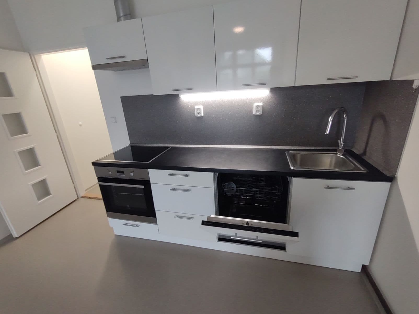 Pronájem bytu 3+kk 60 m², Hrubínova, Litoměřice, Ústecký kraj Pronájem bytu 3+kk 60 m², Hrubínova, Litoměřice, Ústecký kraj
