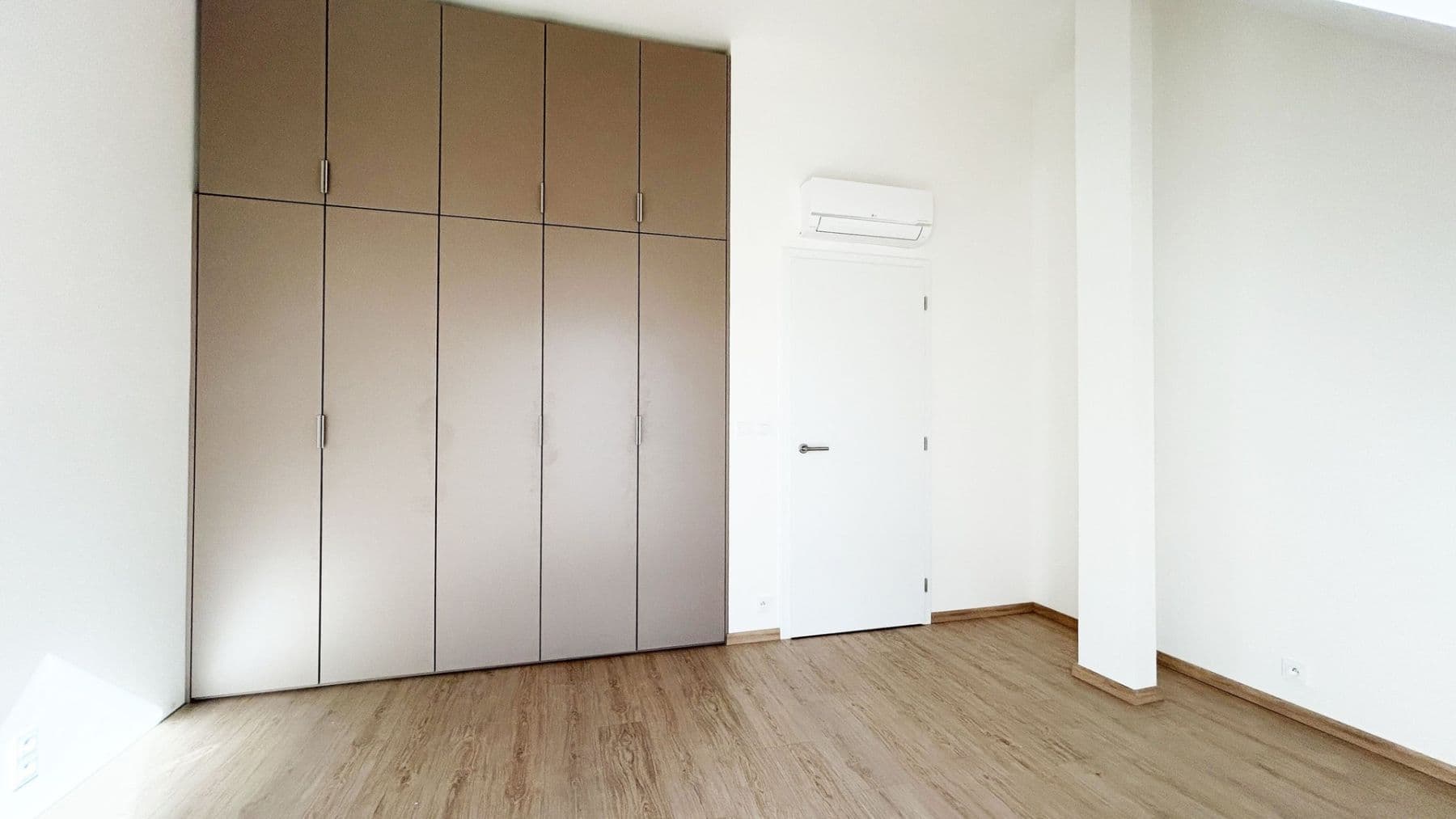 Pronájem bytu 2+kk 85 m², Cihlářská, Hostivice, Středočeský kraj Pronájem bytu 2+kk 85 m², Cihlářská, Hostivice, Středočeský kraj
