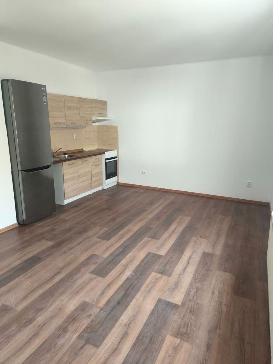 Prodej bytu 1+kk 37 m², Třídvorská, Kolín, Středočeský kraj Prodej bytu 1+kk 37 m², Třídvorská, Kolín, Středočeský kraj