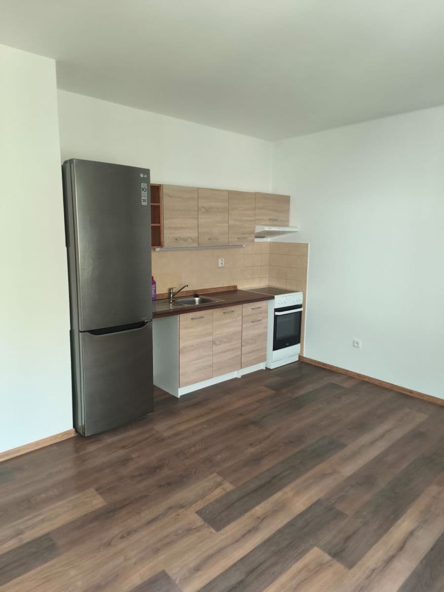 Prodej bytu 1+kk 37 m², Třídvorská, Kolín, Středočeský kraj Prodej bytu 1+kk 37 m², Třídvorská, Kolín, Středočeský kraj