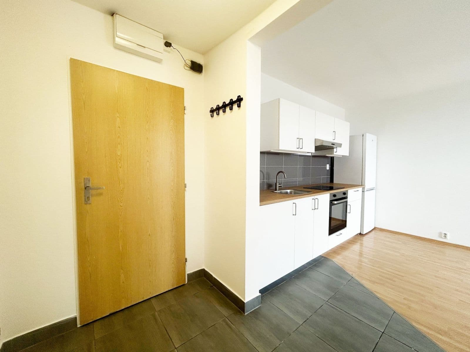 Pronájem bytu 2+kk 33 m², Jabloňová, Praha, Praha Pronájem bytu 2+kk 33 m², Jabloňová, Praha, Praha