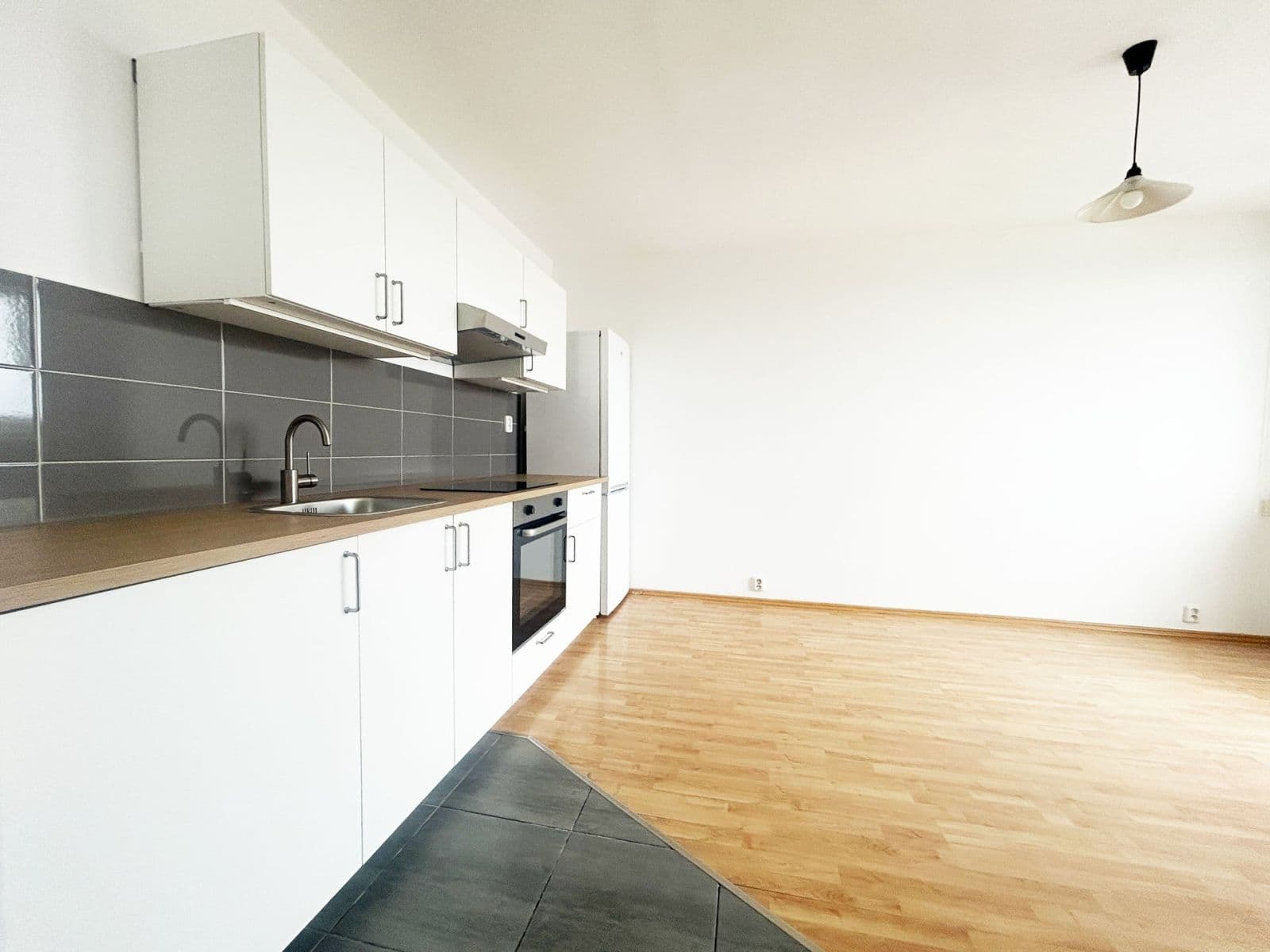 Pronájem bytu 2+kk 33 m², Jabloňová, Praha, Praha Pronájem bytu 2+kk 33 m², Jabloňová, Praha, Praha