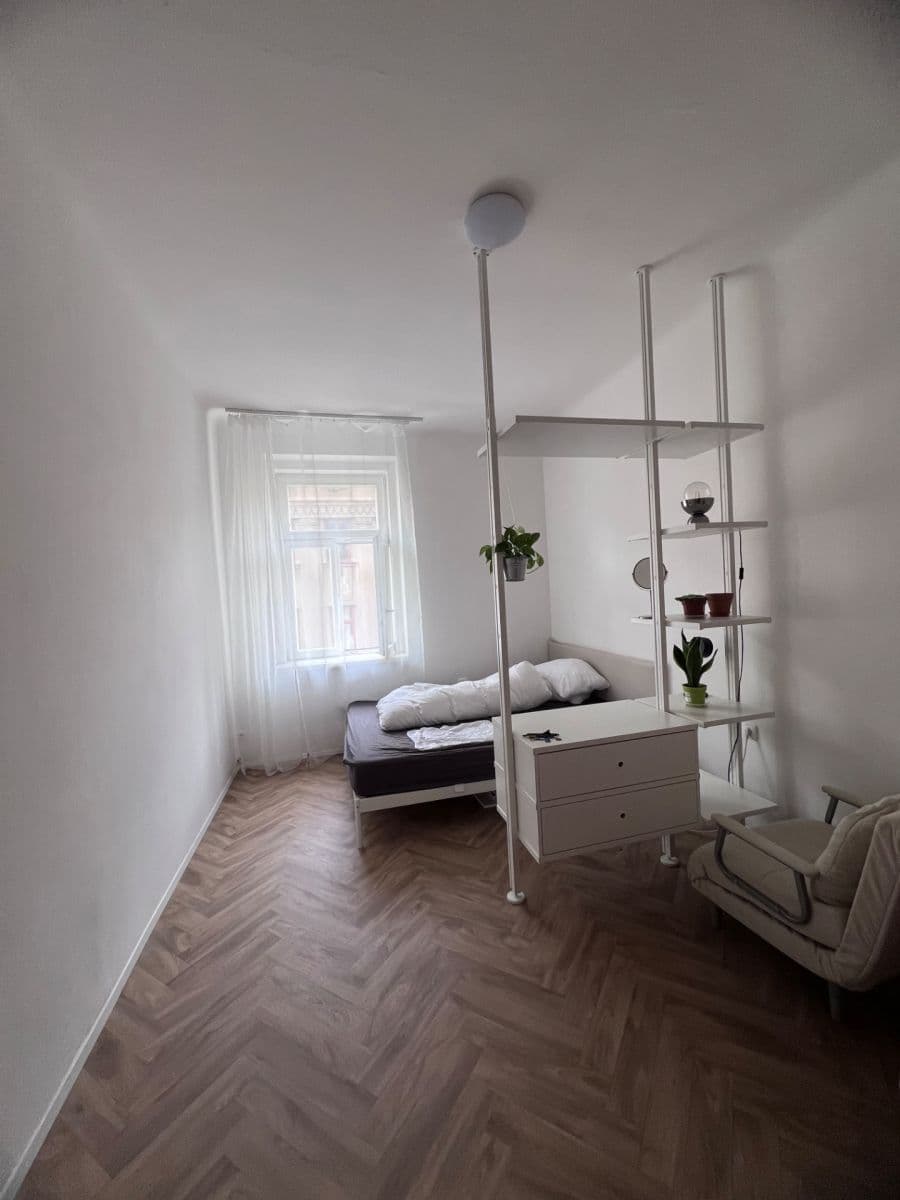 Pronájem bytu 1+1 30 m², Husitská, Praha, Praha Pronájem bytu 1+1 30 m², Husitská, Praha, Praha